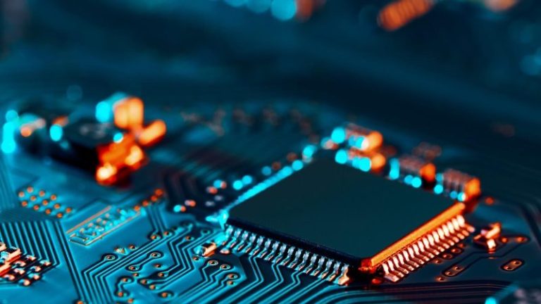 Tech Takes the Spotlight Again—Are You Watching These Stocks?